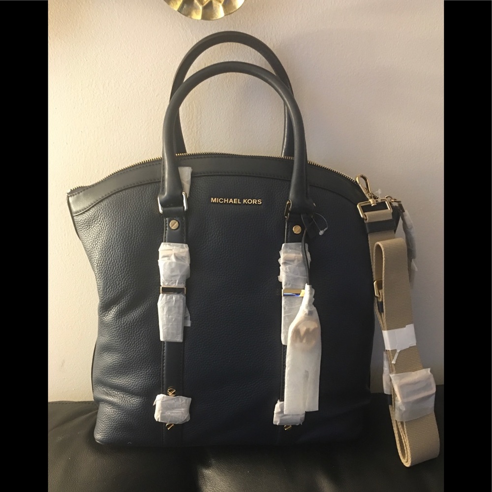 💯 NWT !! Michael Michael Kors Tote !!